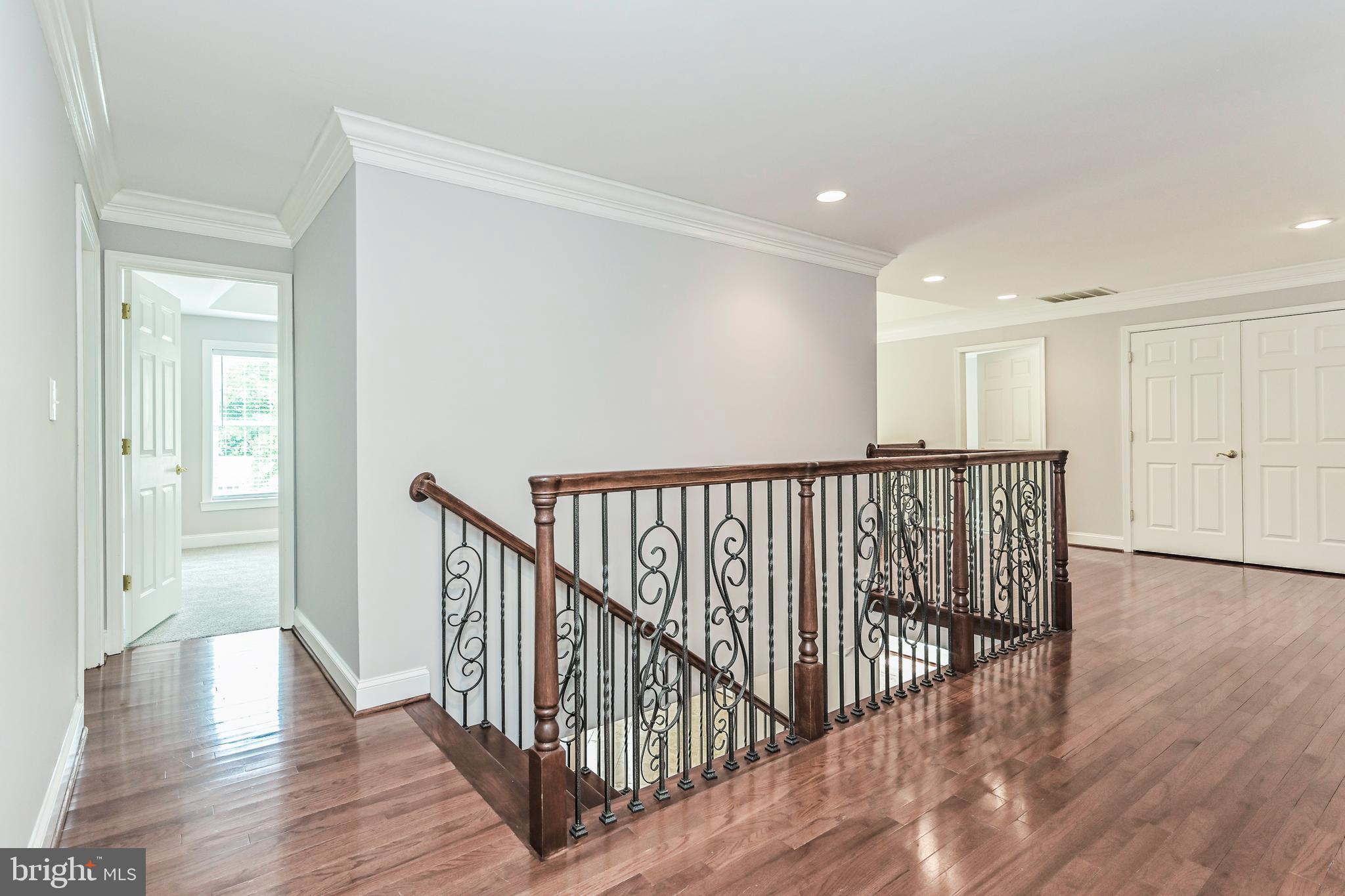 5218 Clinton Road Alexandria, VA 22312 - Photo 40 of 106 upper laning to bedrooms