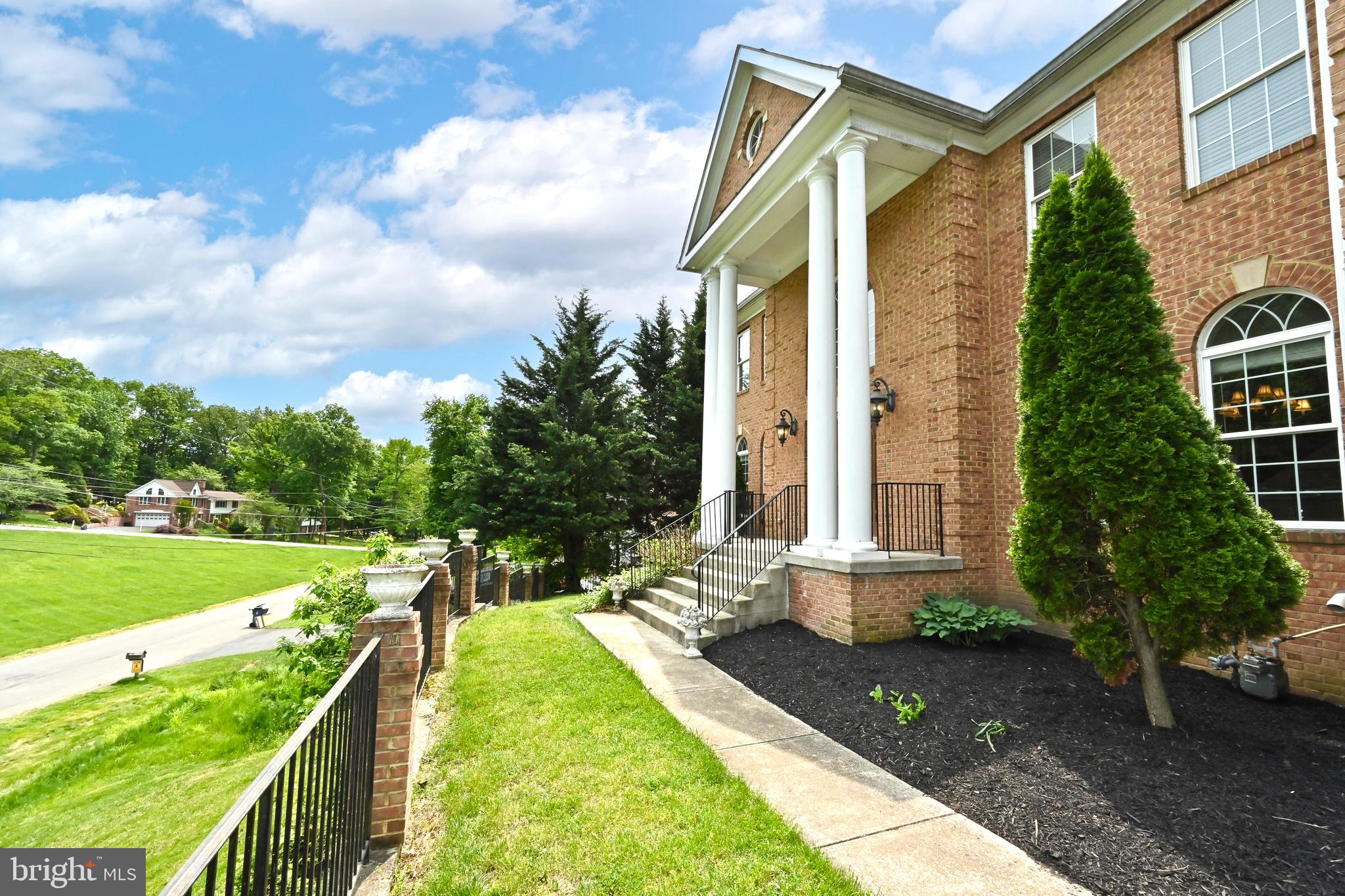 5218 Clinton Road Alexandria, VA 22312 - Photo 6 of 106 Gallery Image 6