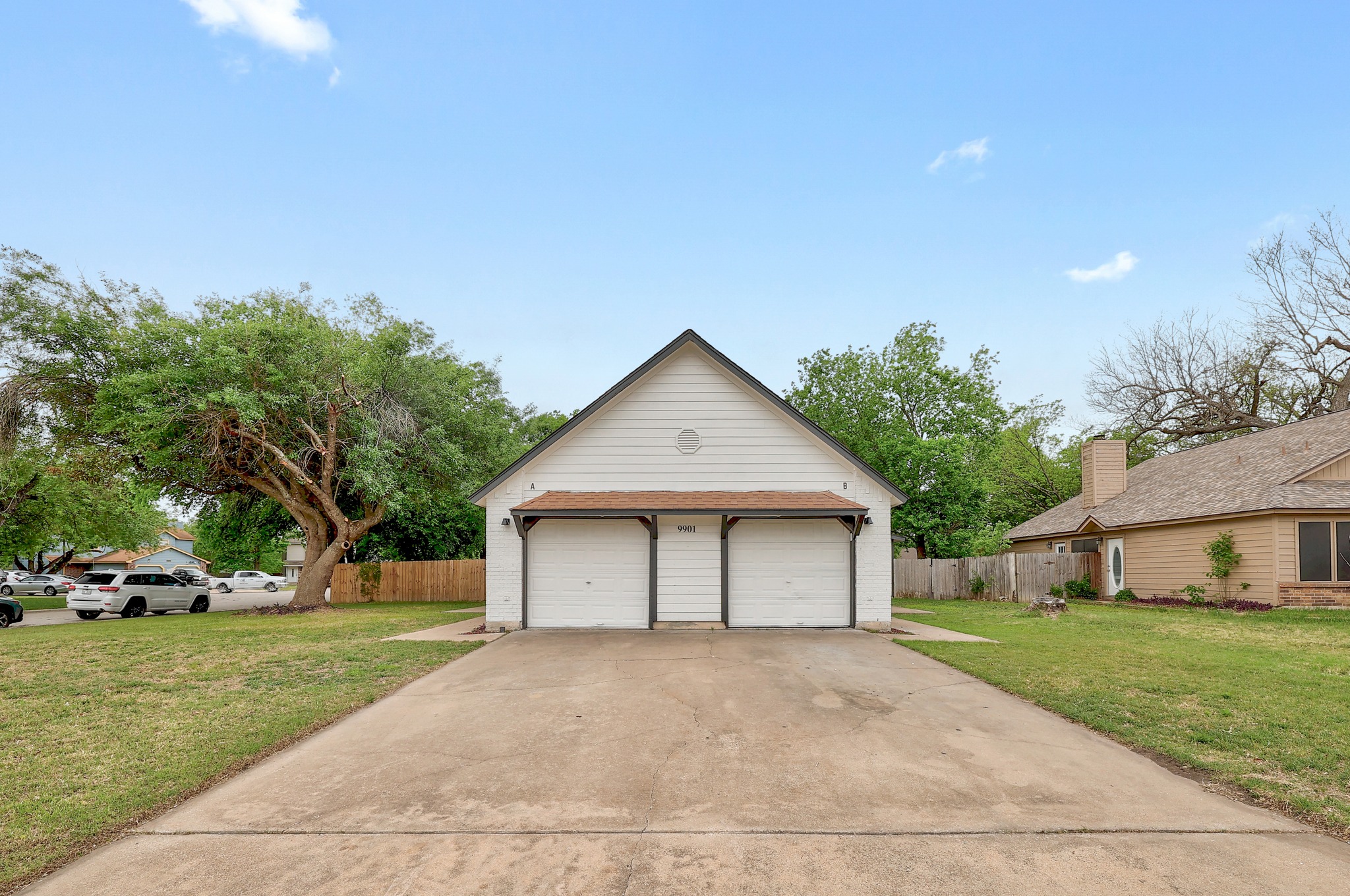 9901 Parliament House Road Austin, TX 78729 - Photo 4 of 40 View of detached garage