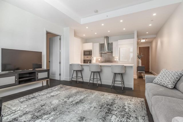 $1,522,500 | 50 Liberty Drive, Unit 10H, Boston, MA 02210