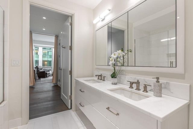 $1,522,500 | 50 Liberty Drive, Unit 10H, Boston, MA 02210