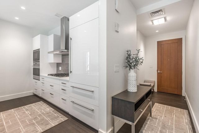 $1,522,500 | 50 Liberty Drive, Unit 10H, Boston, MA 02210