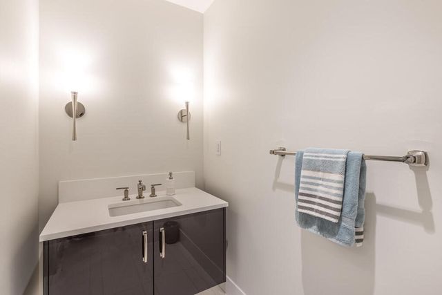$1,522,500 | 50 Liberty Drive, Unit 10H, Boston, MA 02210