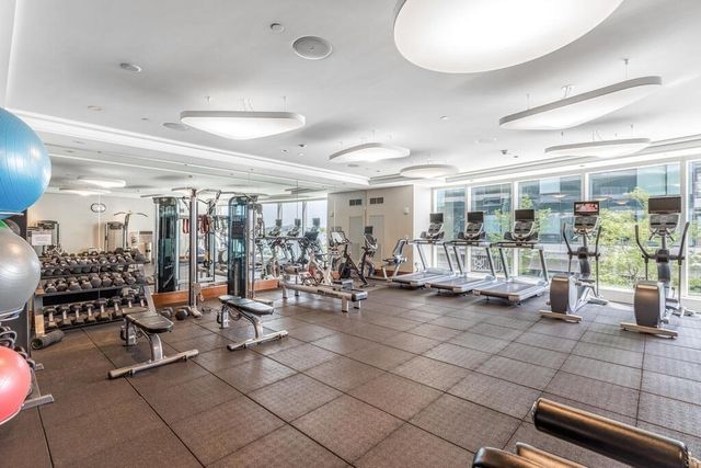 $1,522,500 | 50 Liberty Drive, Unit 10H, Boston, MA 02210