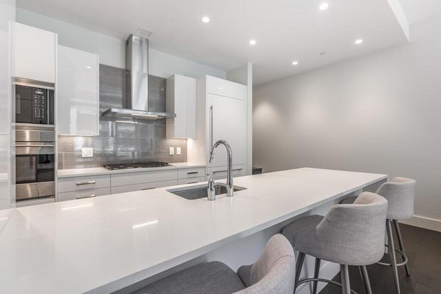 $1,522,500 | 50 Liberty Drive, Unit 10H, Boston, MA 02210