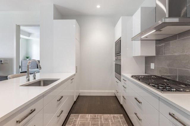 $1,522,500 | 50 Liberty Drive, Unit 10H, Boston, MA 02210