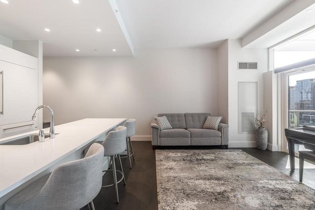 $1,522,500 | 50 Liberty Drive, Unit 10H, Boston, MA 02210