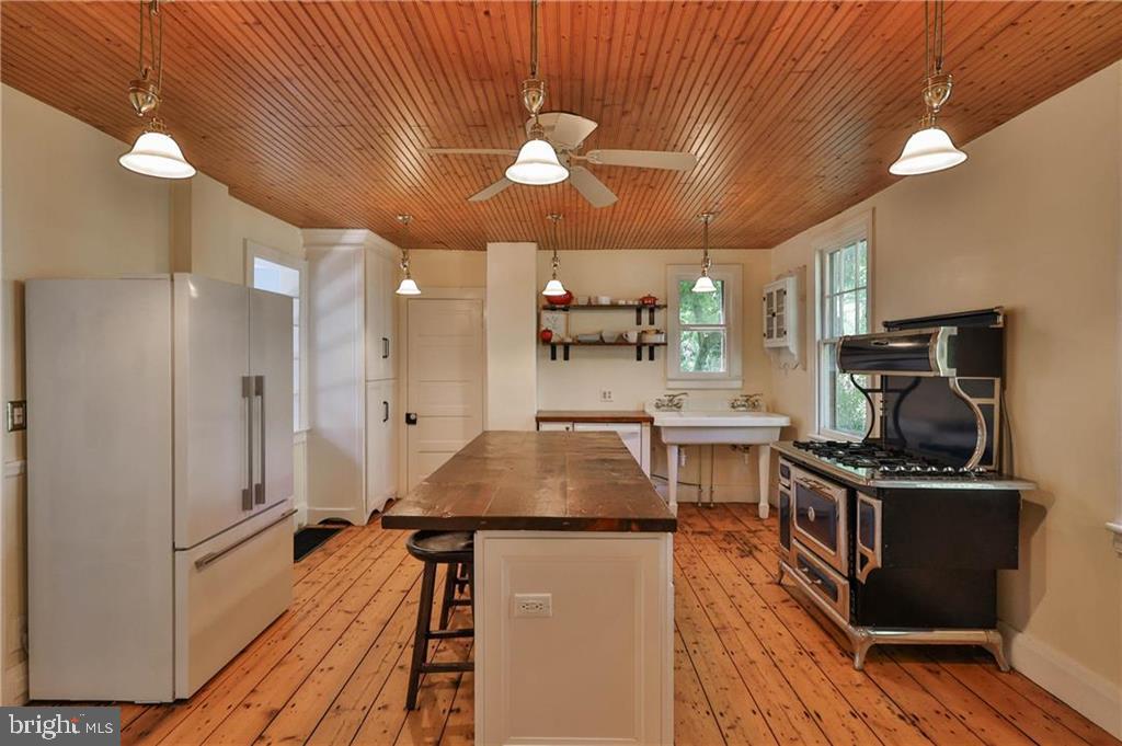 1233 Durham Road Riegelsville, PA 18077 - Photo 14 of 36
