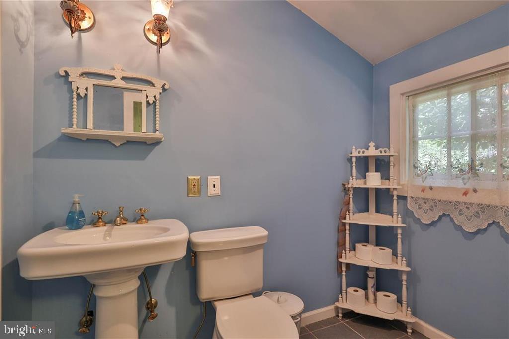 1233 Durham Road Riegelsville, PA 18077 - Photo 20 of 36
