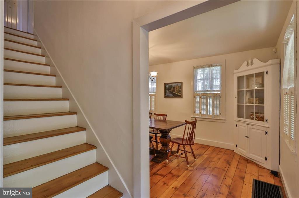 1233 Durham Road Riegelsville, PA 18077 - Photo 6 of 36