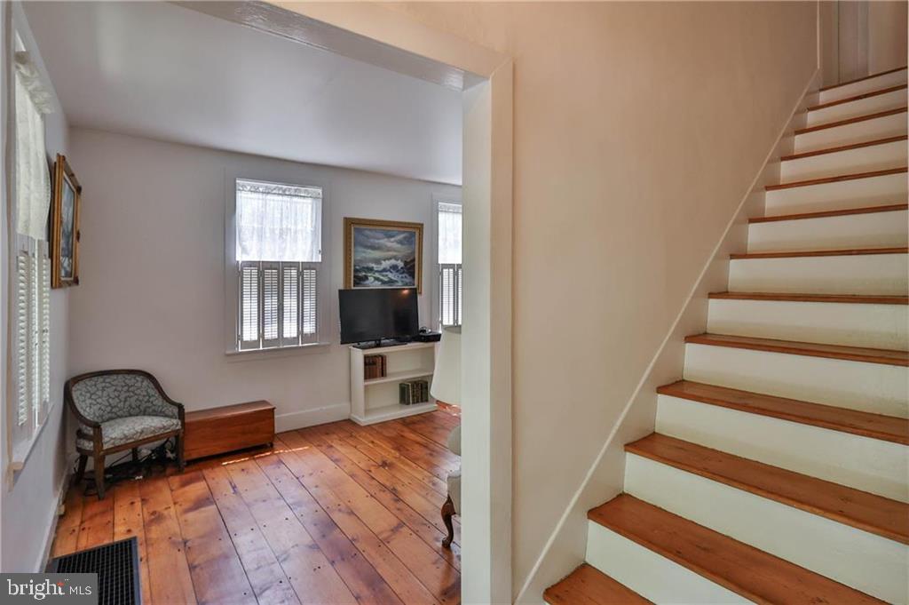 1233 Durham Road Riegelsville, PA 18077 - Photo 7 of 36