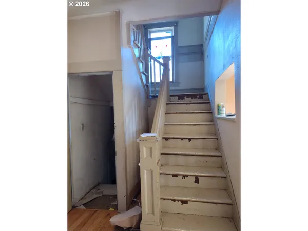 $380,000 | 307 3rd Street, Lyle, WA 98635