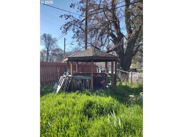 $380,000 | 307 3rd Street, Lyle, WA 98635