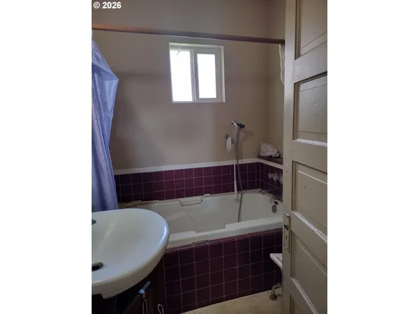 $380,000 | 307 3rd Street, Lyle, WA 98635