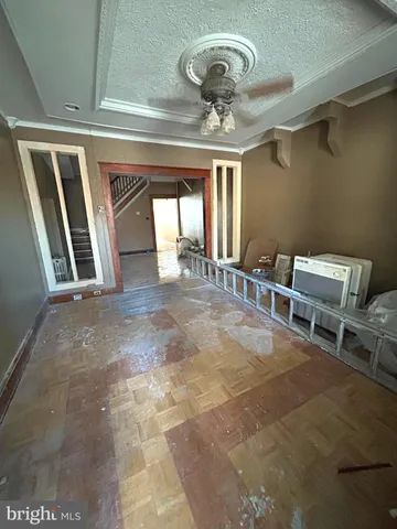 a view of a livingroom with furniture