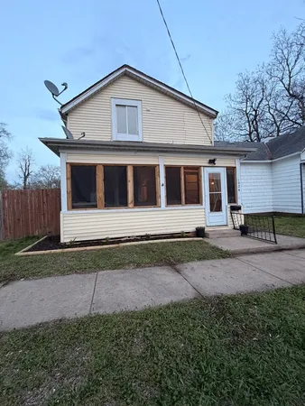 $89,900 | 1024 South Warren Street, Peoria, IL 61605