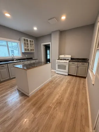 $89,900 | 1024 South Warren Street, Peoria, IL 61605