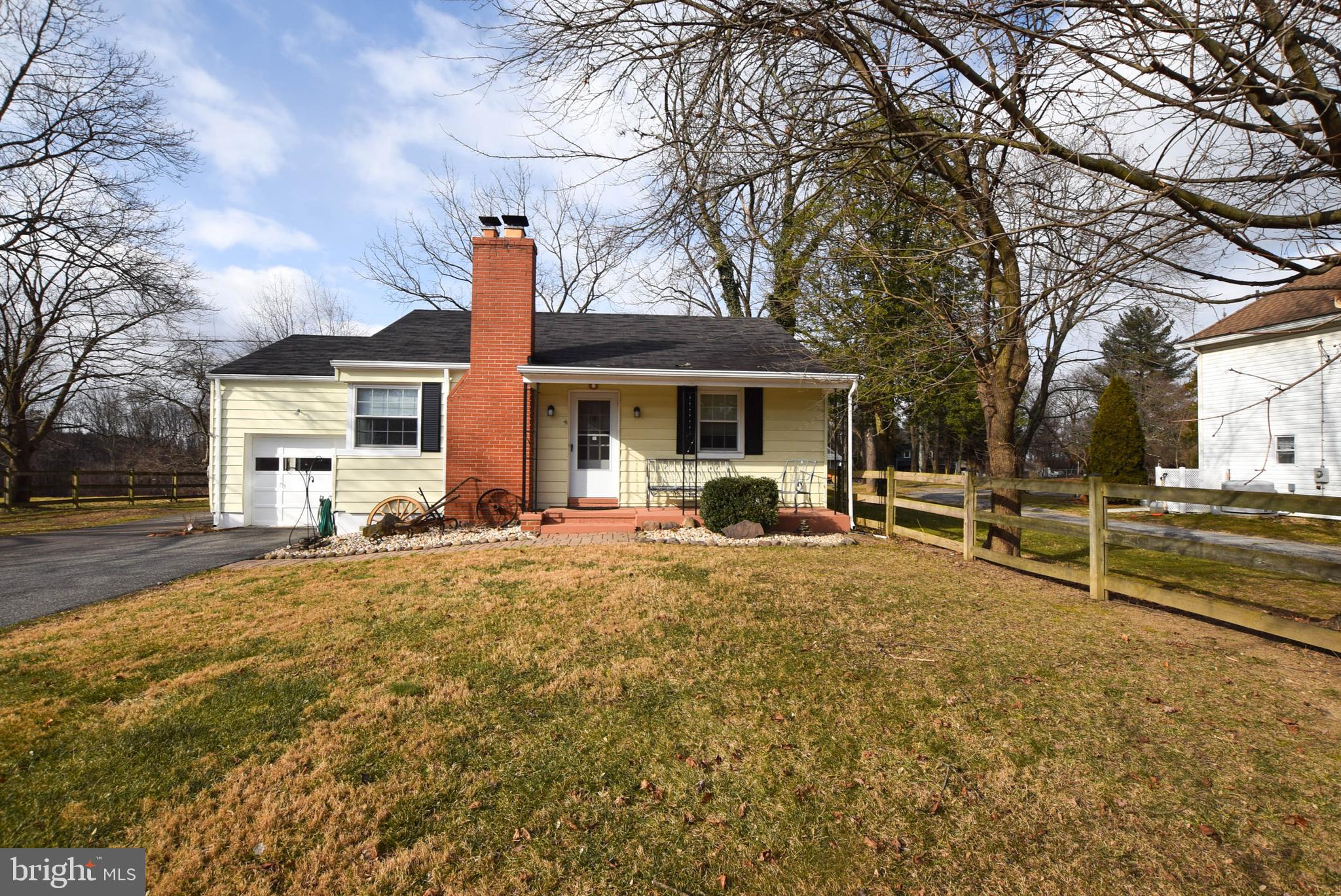 27612 Ridge Road Damascus, MD 20872 - Photo 2 of 42
