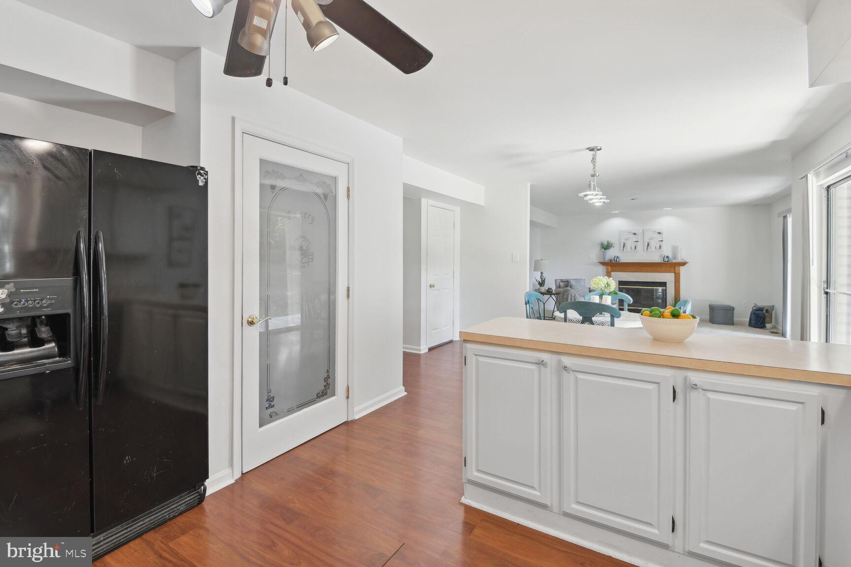 1402 Brenwoode Road Annapolis, MD 21409 - Photo 14 of 29 Kitchen with pantry