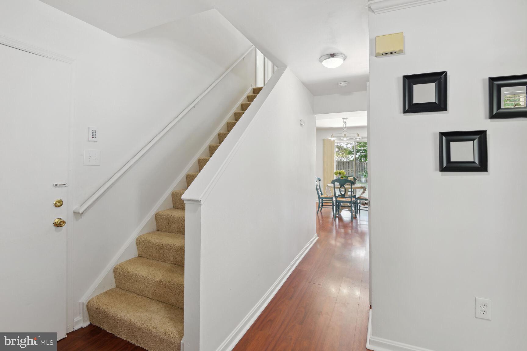 1402 Brenwoode Road Annapolis, MD 21409 - Photo 3 of 29 Foyer