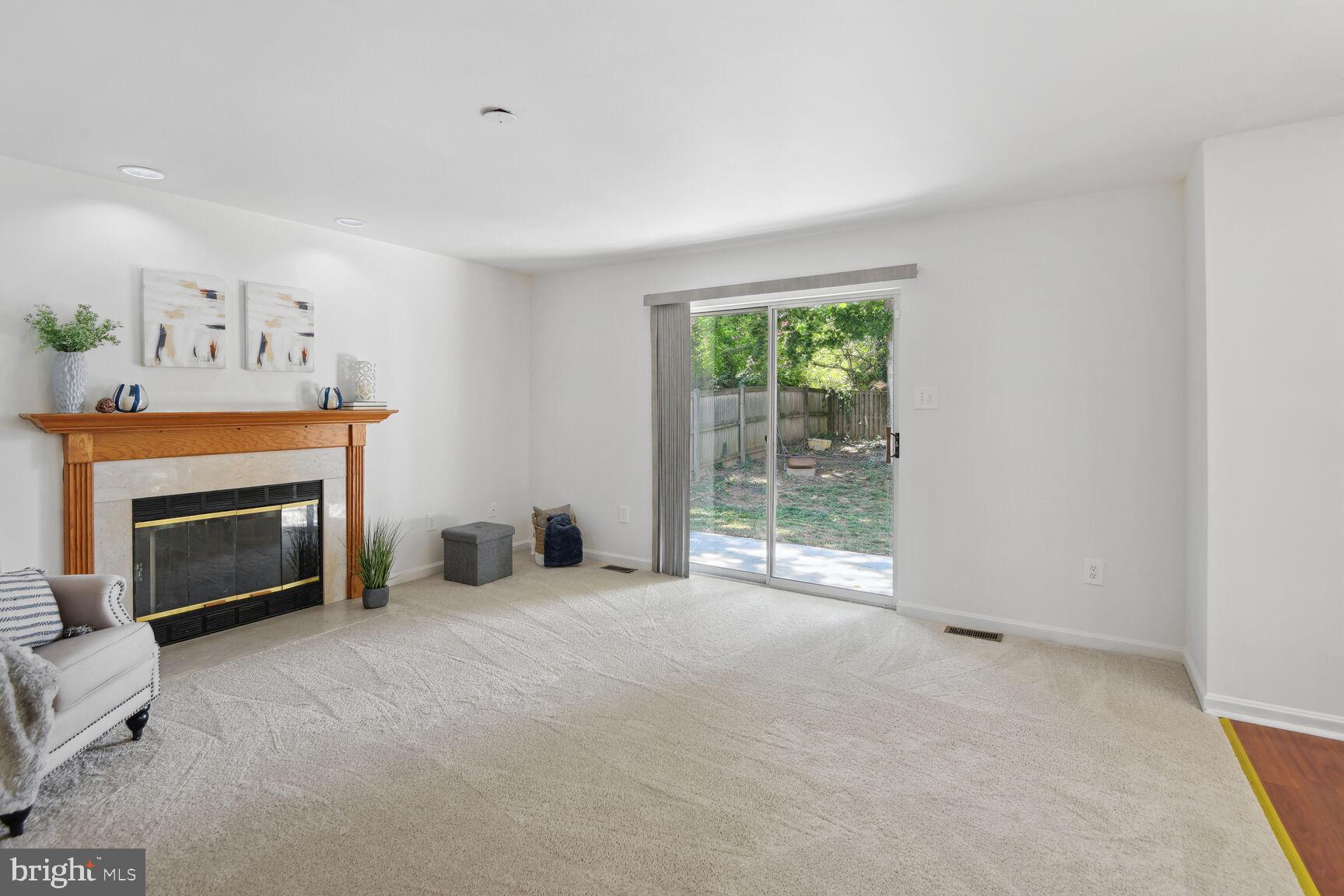 1402 Brenwoode Road Annapolis, MD 21409 - Photo 8 of 29 Family room with sliding doors