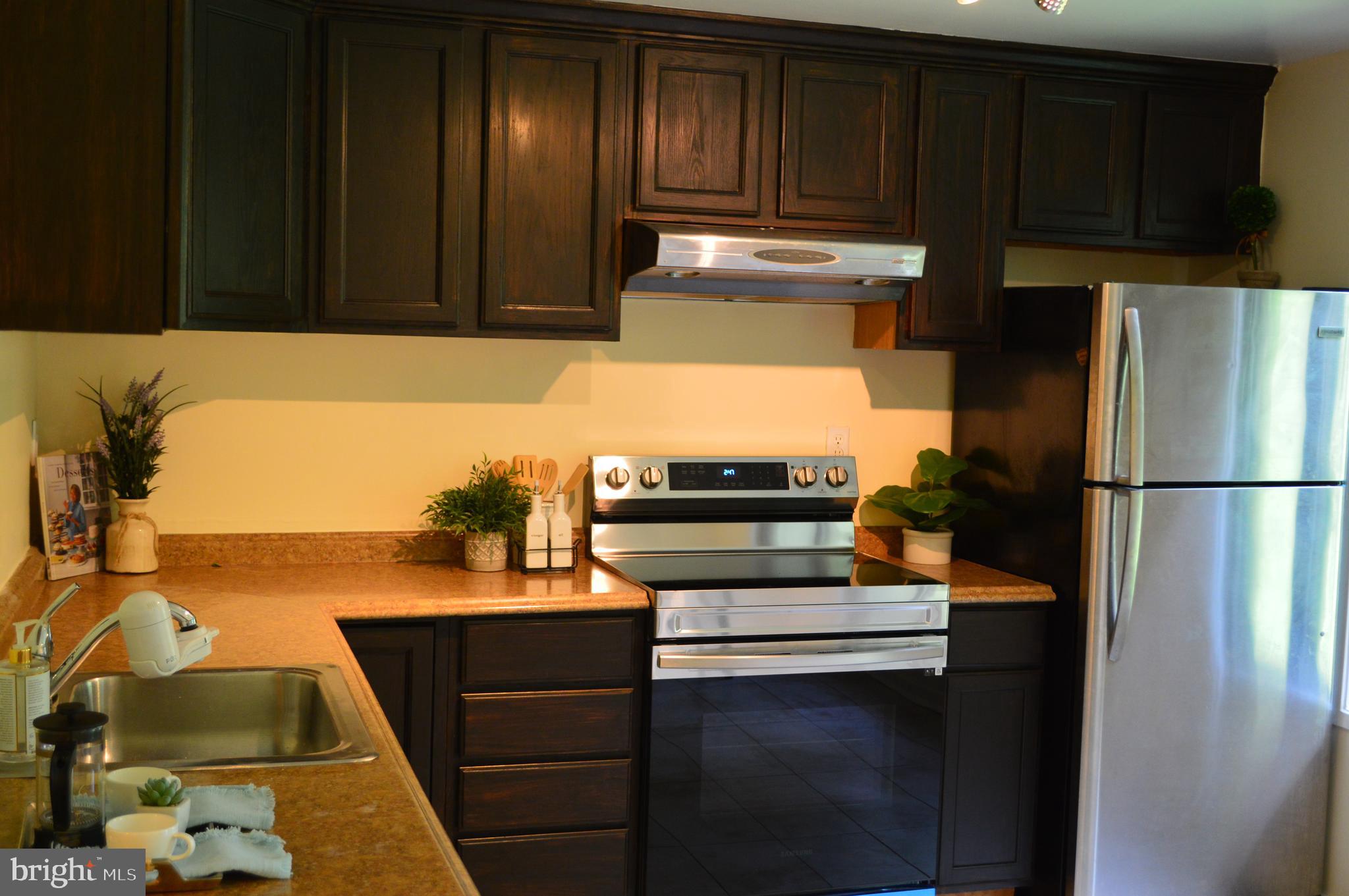 10749 Lester Street Silver Spring, MD 20902 - Photo 8 of 38