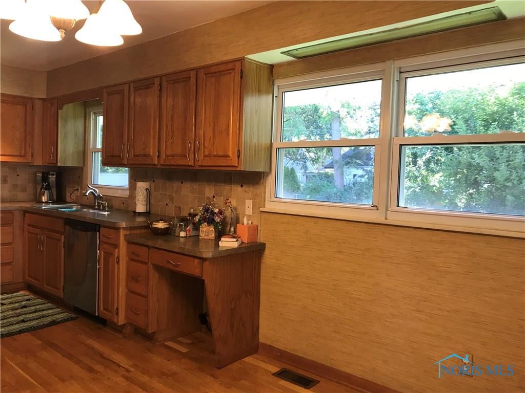 3143 Aldringham Road Toledo, OH 43606 - Photo 12 of 30 Gallery Image 12