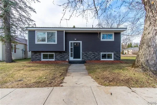 $2,250 | 627 New York Avenue, Watertown, NY 13601