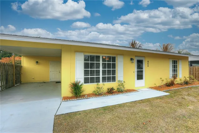 $1,950 | 866 Gilbert Street, Sebastian, FL 32958