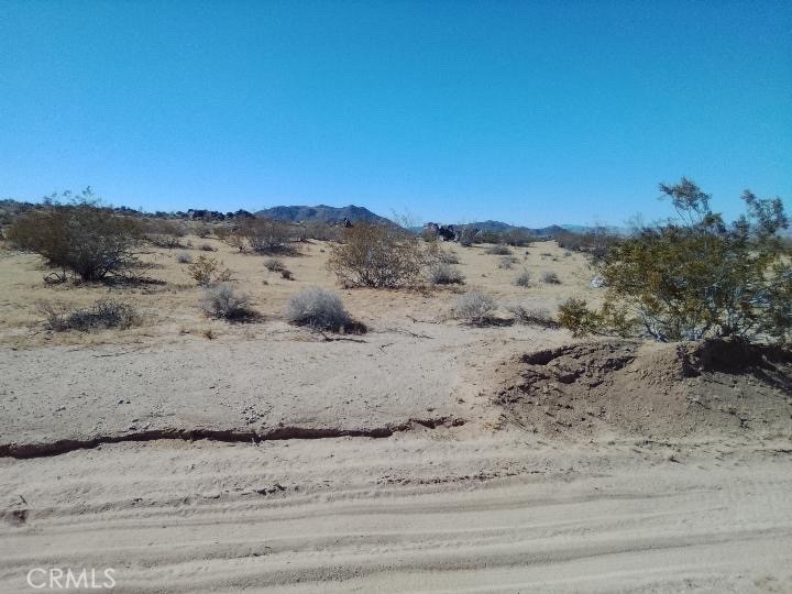 60820 Summers Road Landers, CA 92285 - Photo 4 of 8