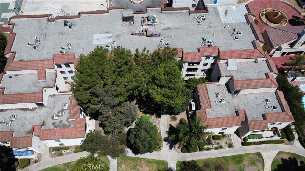 600 West 3rd Street, Unit B211 Santa Ana, CA 92701 - Photo 18 of 21 an aerial view of residential houses with outdoor space