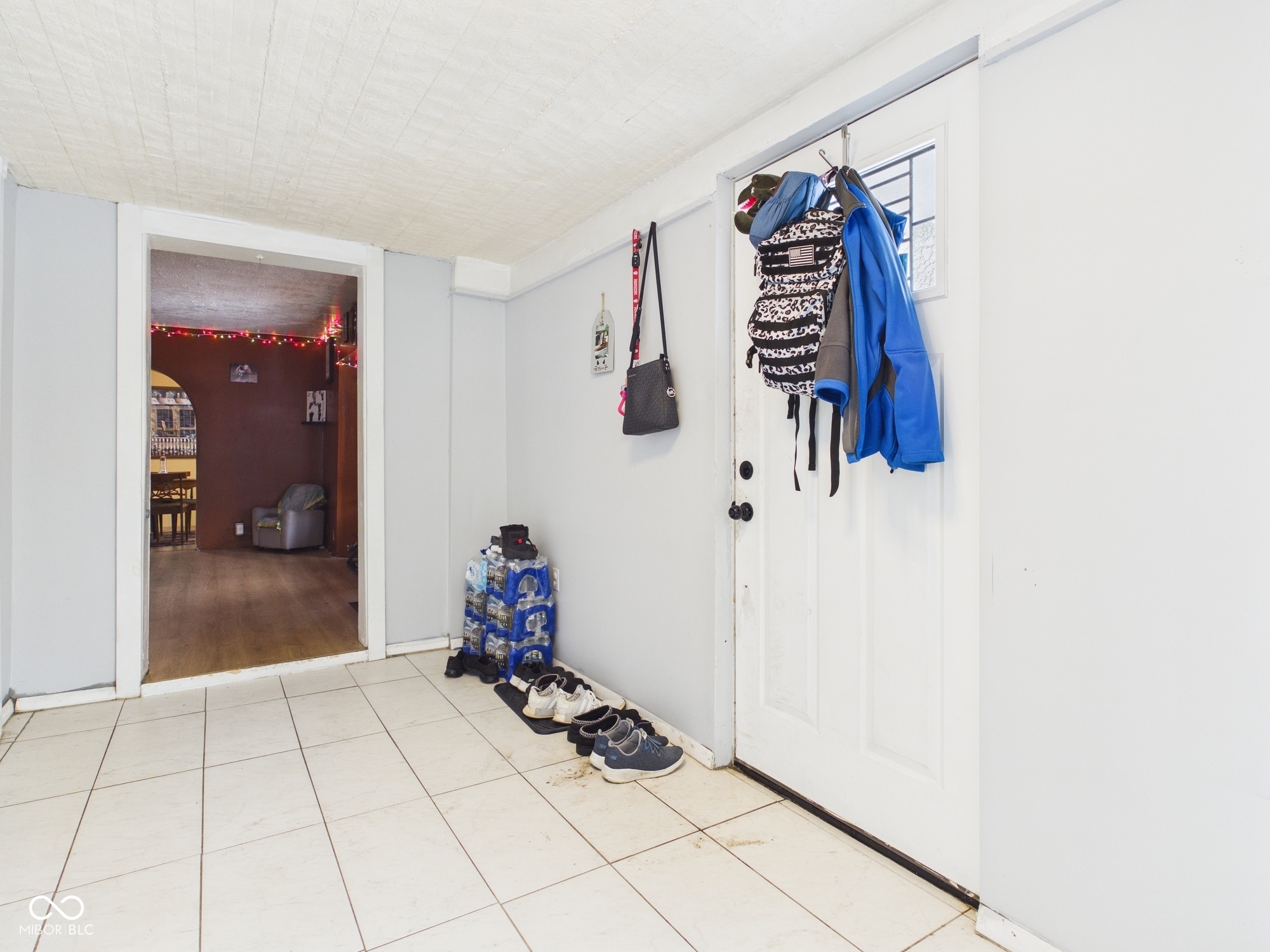 908 Cottage Avenue Anderson, IN 46012 - Photo 2 of 36