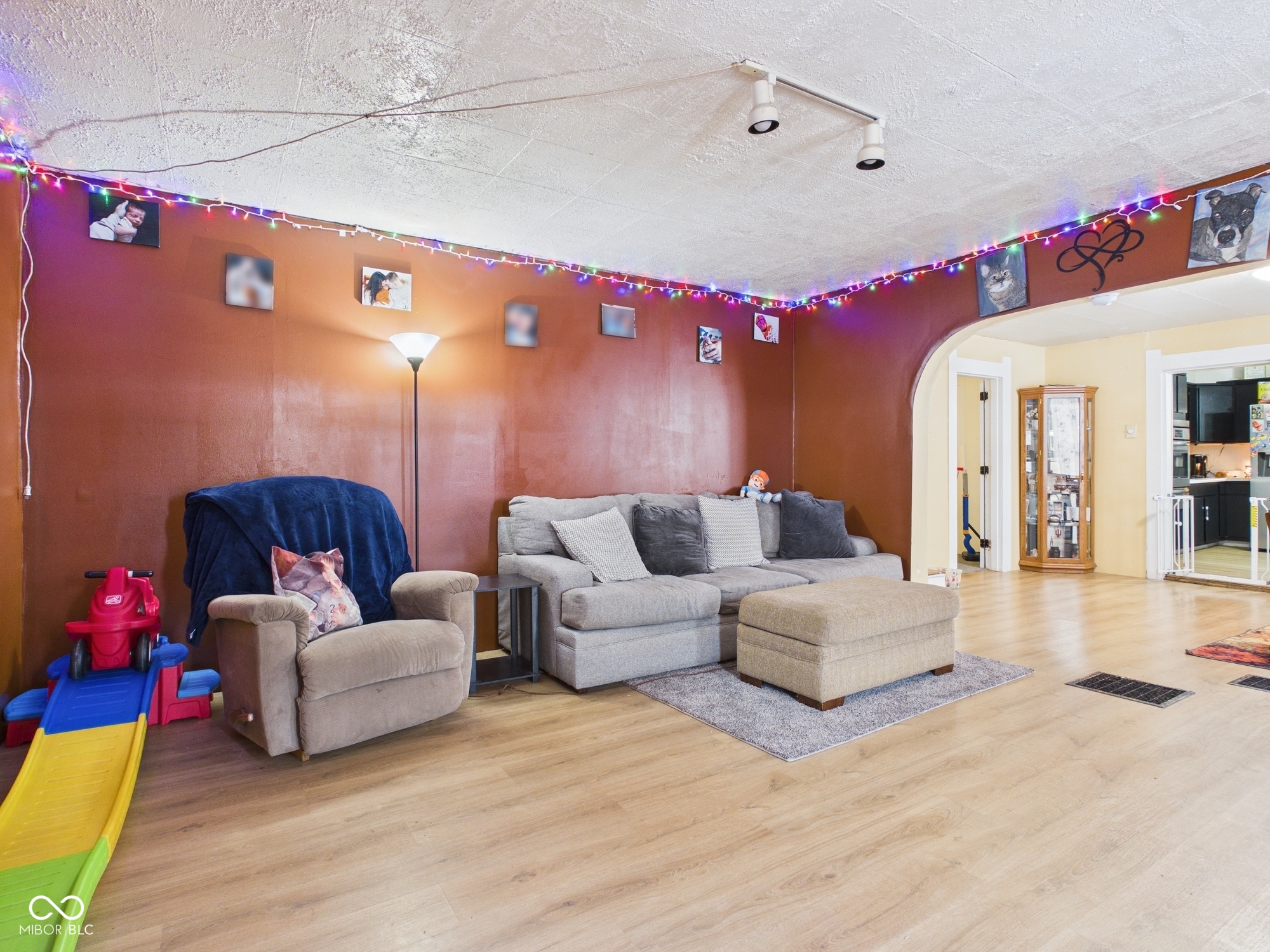 908 Cottage Avenue Anderson, IN 46012 - Photo 3 of 36