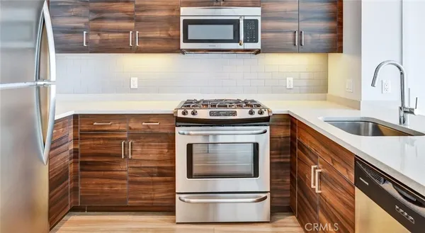 $6,872 | 100 Van Ness Avenue, Unit 1503, San Francisco, CA 94102