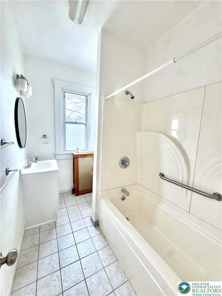 640 10th Avenue Bethlehem, PA 18018 - Photo 11 of 18