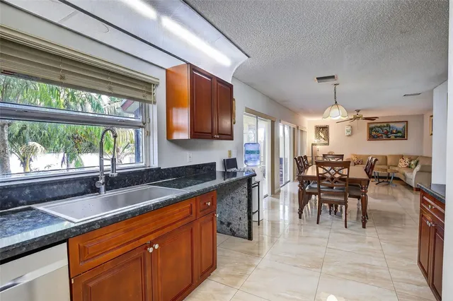 $795,000 | 1001 Southwest 100th Terrace, Pembroke Pines, FL 33025