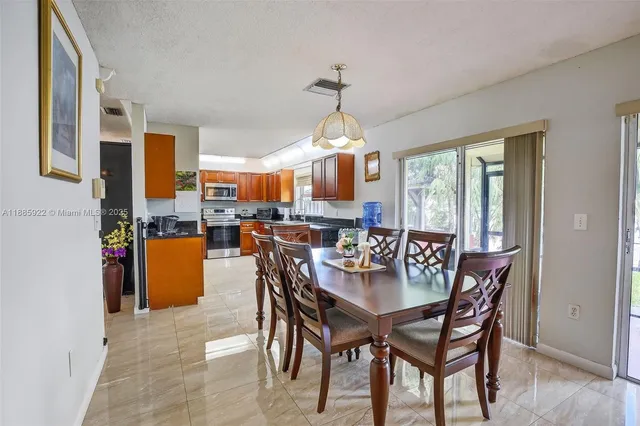 $795,000 | 1001 Southwest 100th Terrace, Pembroke Pines, FL 33025