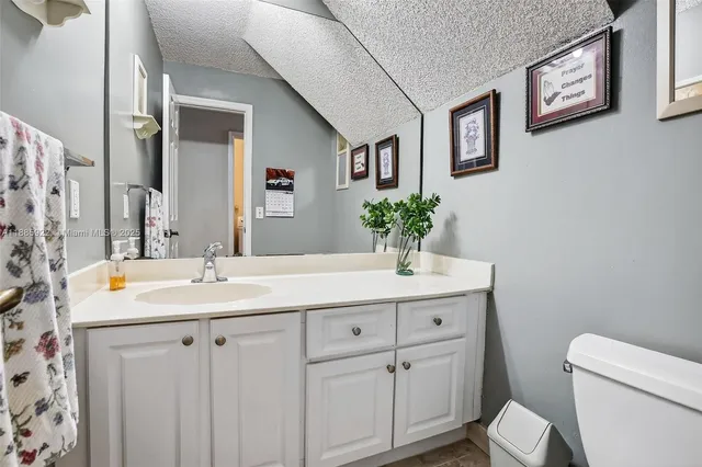 $795,000 | 1001 Southwest 100th Terrace, Pembroke Pines, FL 33025