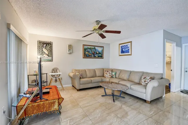 $795,000 | 1001 Southwest 100th Terrace, Pembroke Pines, FL 33025