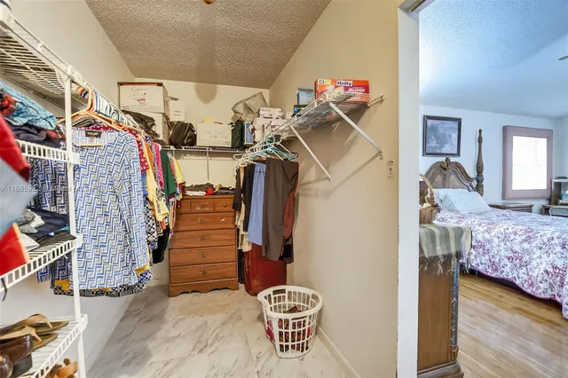 $795,000 | 1001 Southwest 100th Terrace, Pembroke Pines, FL 33025