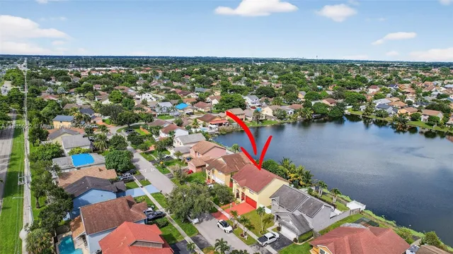 $795,000 | 1001 Southwest 100th Terrace, Pembroke Pines, FL 33025