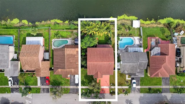 $795,000 | 1001 Southwest 100th Terrace, Pembroke Pines, FL 33025