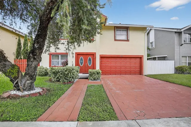 $795,000 | 1001 Southwest 100th Terrace, Pembroke Pines, FL 33025
