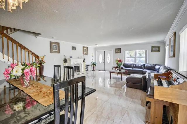 $795,000 | 1001 Southwest 100th Terrace, Pembroke Pines, FL 33025