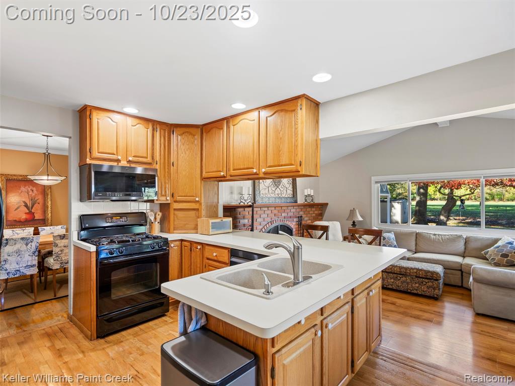 2152 Avoncrest Drive Rochester Hills, MI 48309 - Photo 8 of 42
