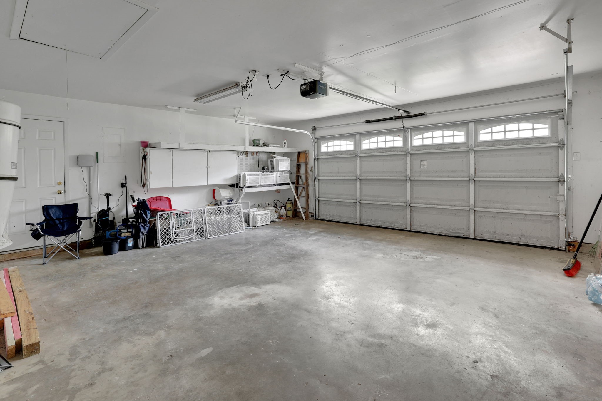 113 Hillendale Street Livingston, TX 77351 - Photo 33 of 36 Attached garage for vehicles and storage