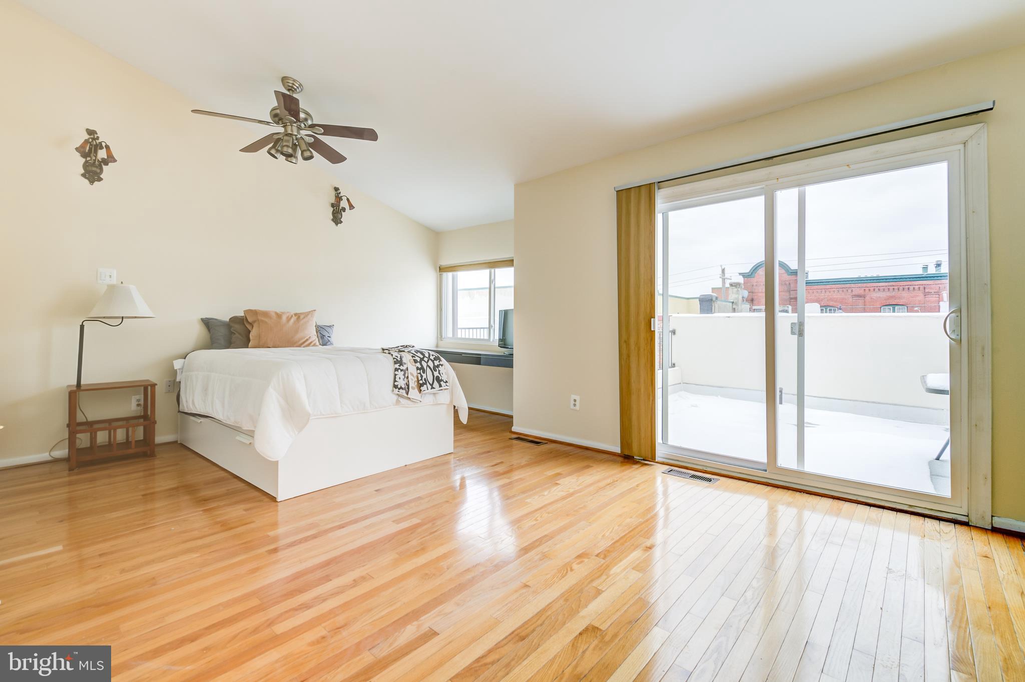 870 Pennock Street, Unit B Philadelphia, PA 19130 - Photo 12 of 18