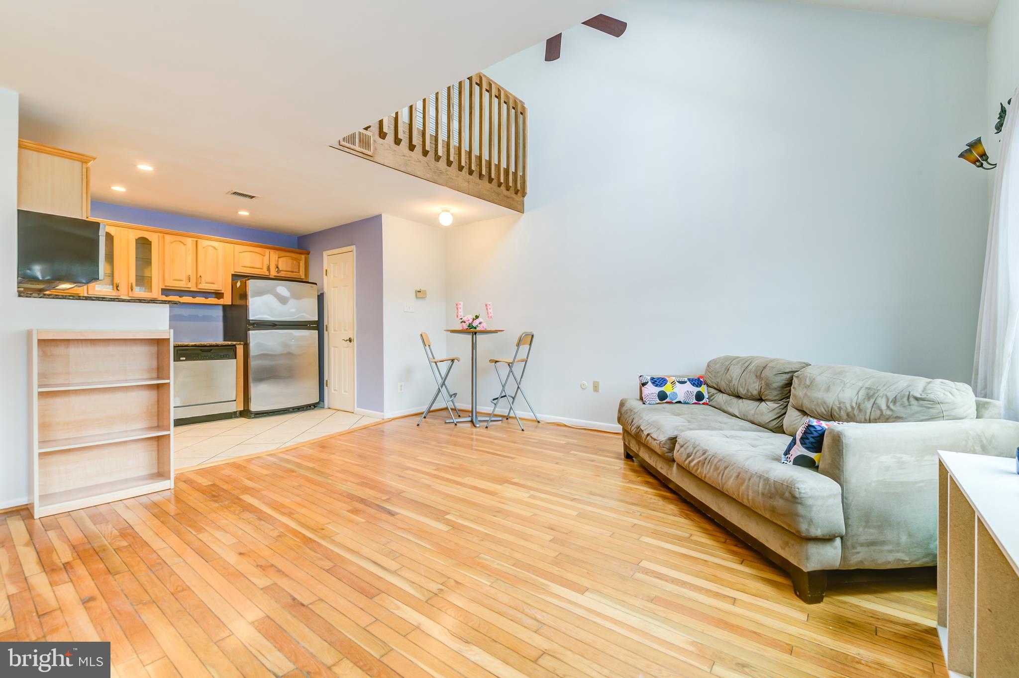 870 Pennock Street, Unit B Philadelphia, PA 19130 - Photo 3 of 18