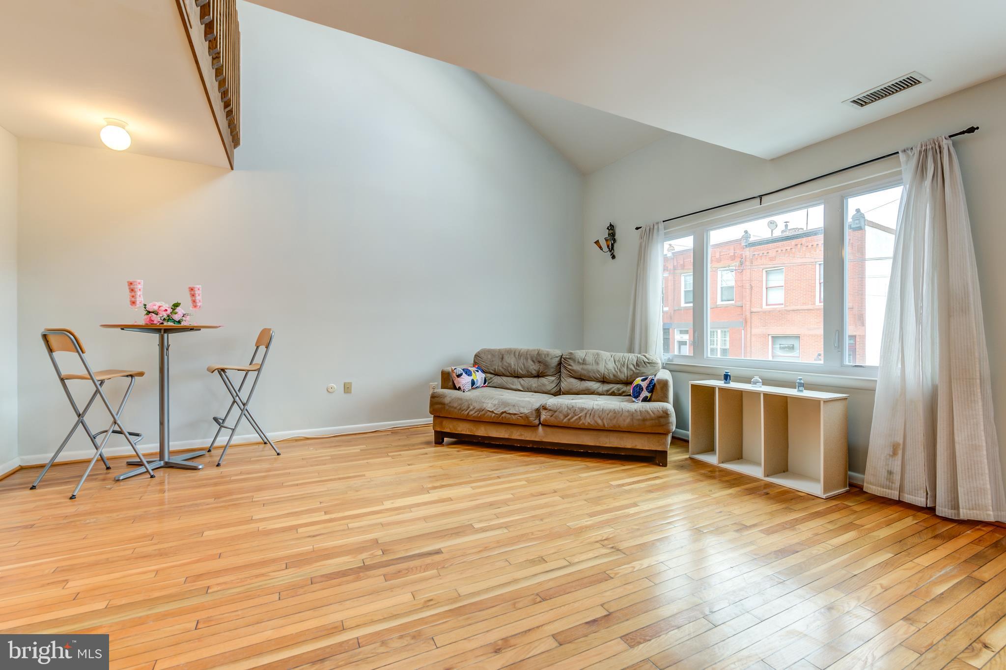 870 Pennock Street, Unit B Philadelphia, PA 19130 - Photo 4 of 18