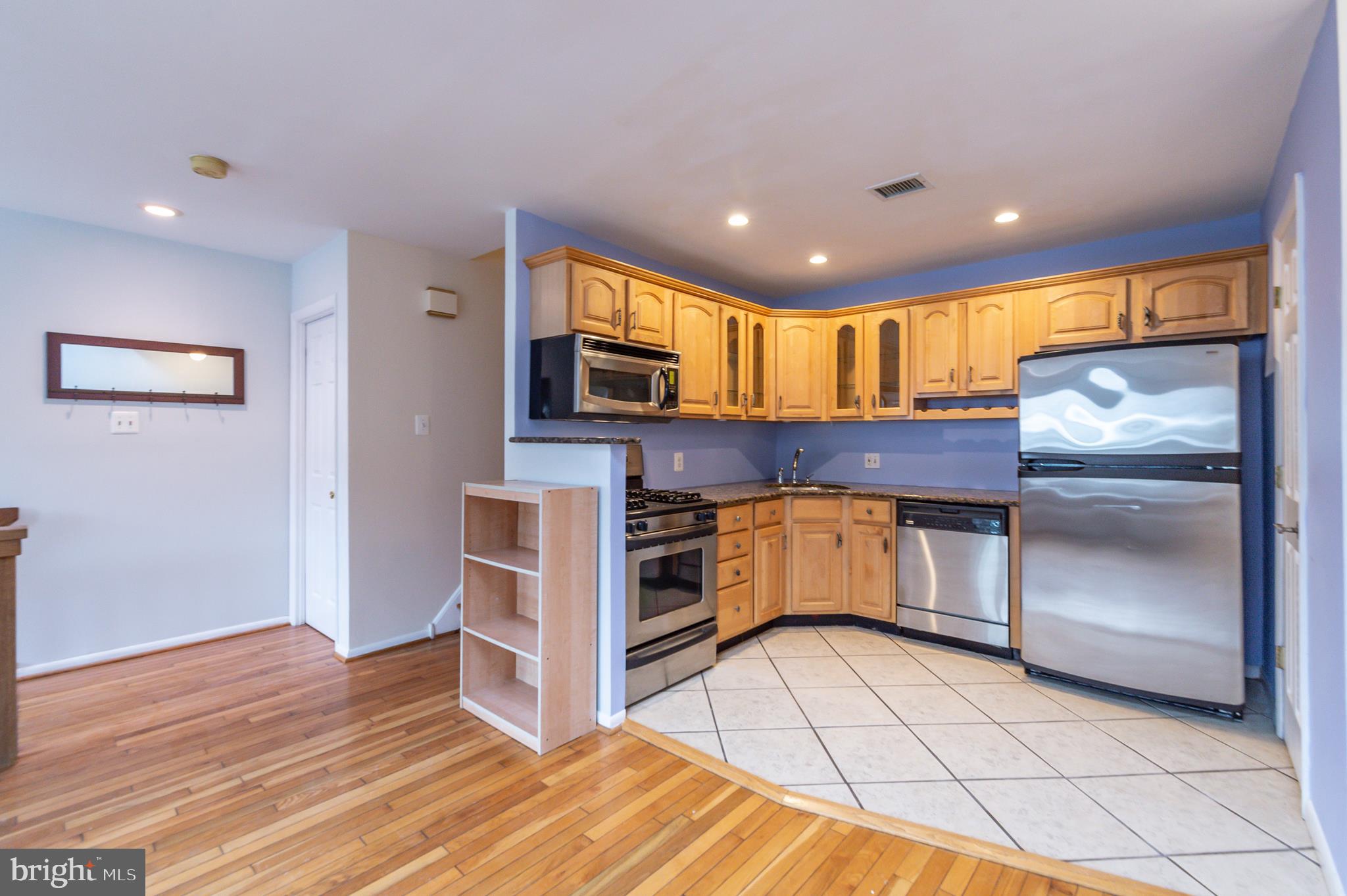 870 Pennock Street, Unit B Philadelphia, PA 19130 - Photo 6 of 18